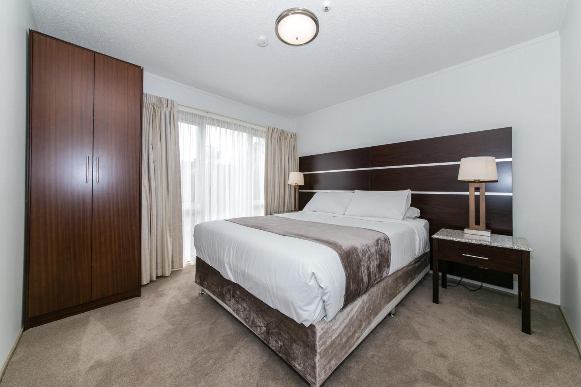 Three-Bedroom Family Room,403485039:JPEG